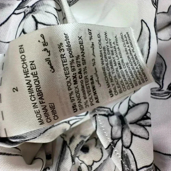 White House Black Market white top with black floral pattern size 2 - Picture 11 of 11